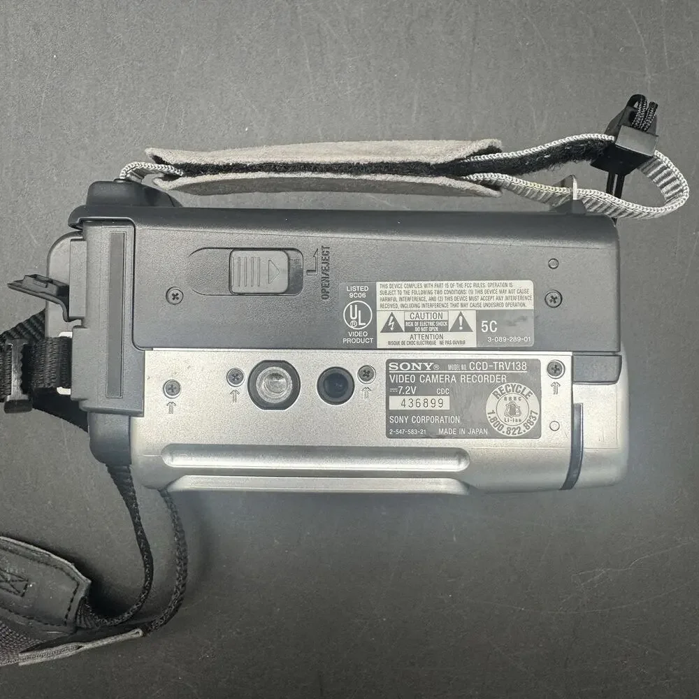 Sony Handycam Hi8 Video8 Camcorder Tested Working AC Adapter & Bag CCD-TRV138